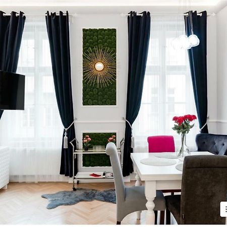 Vogue Apartment Near By Wenceslas Square Praga Esterno foto